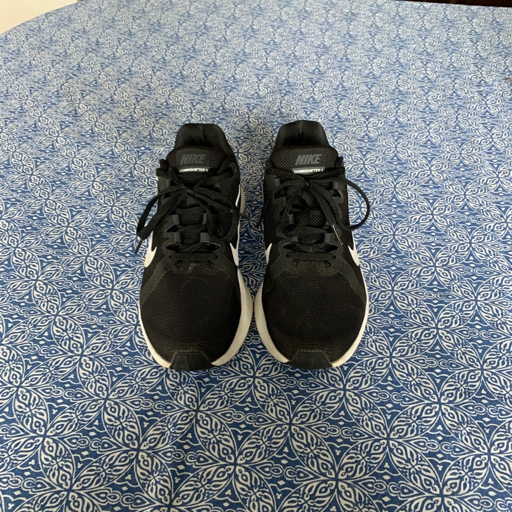 Nike running shoes - Picture 2 of 4